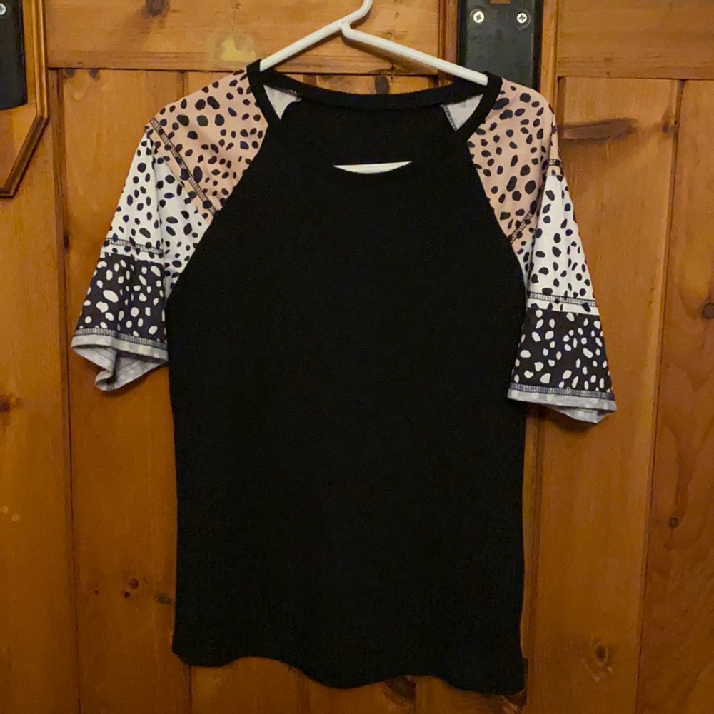 3/4 length sleeve shirt